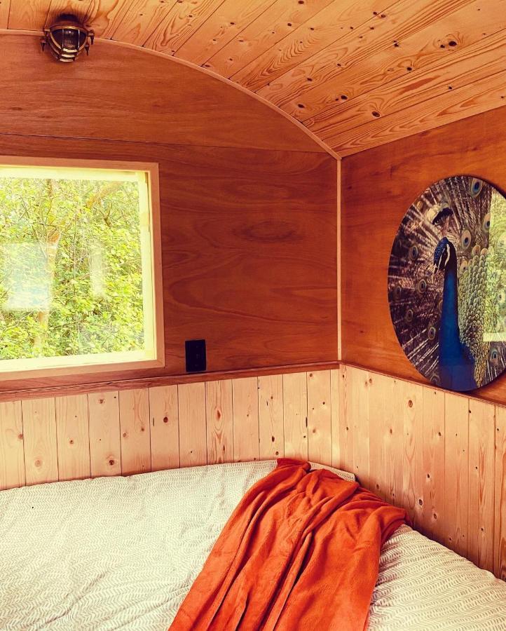 Pipowagens Bij Pannenkoekenrestaurant & Camping De Koppenjan 'Een Uniek Verblijf Met Kinderspeelboerderij' Jubbega-Schurega Kültér fotó
